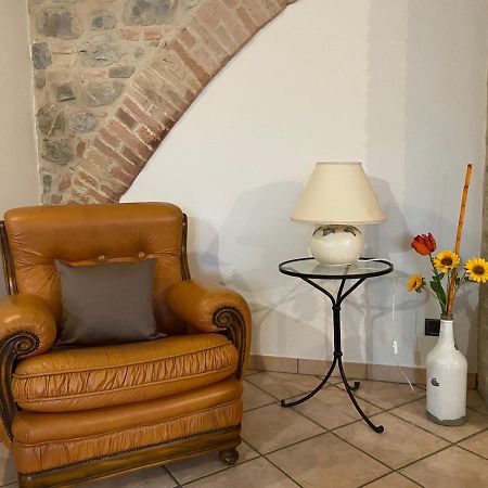 Agriturismo Il Pozzo กัสตีลีโยเน ดิ ออร์ชา ภายนอก รูปภาพ
