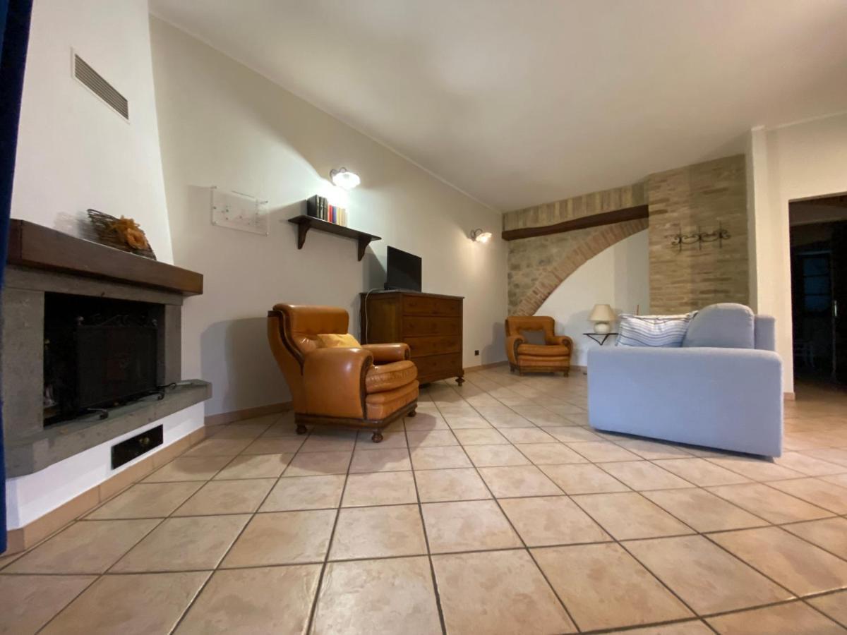 Agriturismo Il Pozzo กัสตีลีโยเน ดิ ออร์ชา ภายนอก รูปภาพ